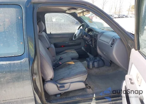 1998 Toyota Tacoma z USA, uszkodzony, nr VIN 4TAVL52N9WZ114629